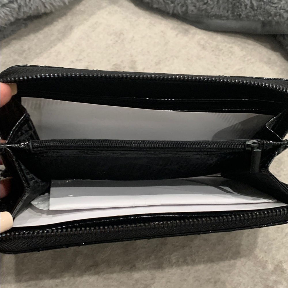 Black Quilted Patent Leather Women’s Wallet - Picture 3 of 3